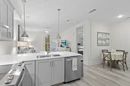 Modern 1BR in Pinewood 30A - Pool & 2 Bikes