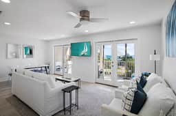 Private Beach, Pickleball, Tennis 3 heated pools!