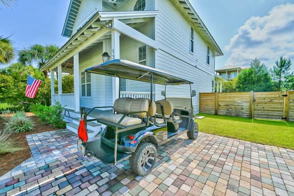 4 Bedroom Gorgeous Beachy Home - Resort Pool - 6 Seater Golf Cart