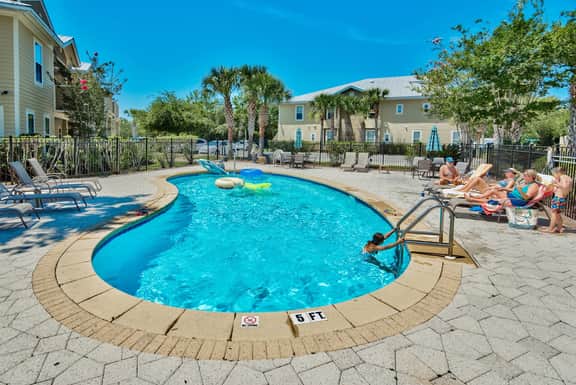 2 Bed condo on 30A! Pool Less than 1 Mile to the Beach!